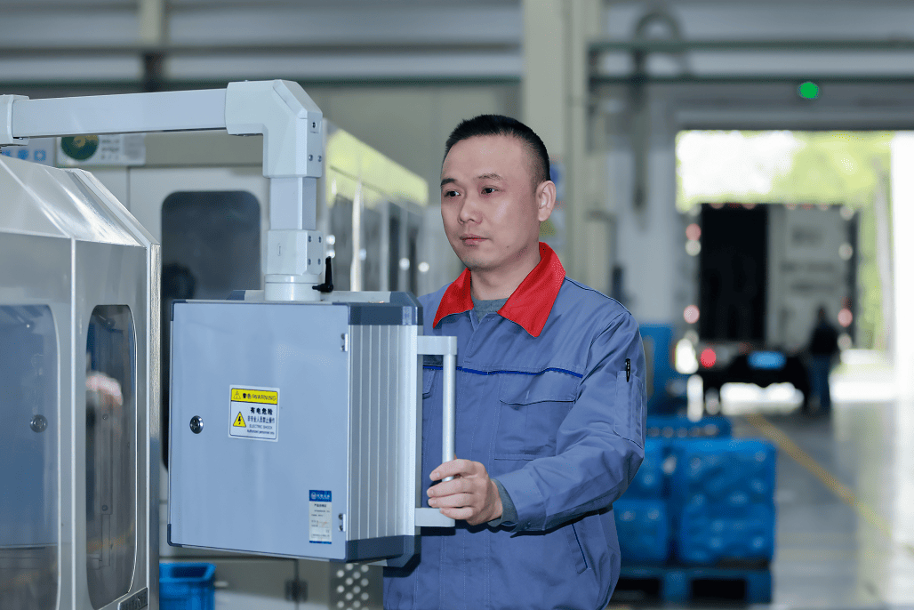 媒体关注 | 省人社厅报道金田集团“锻造技能铁军”